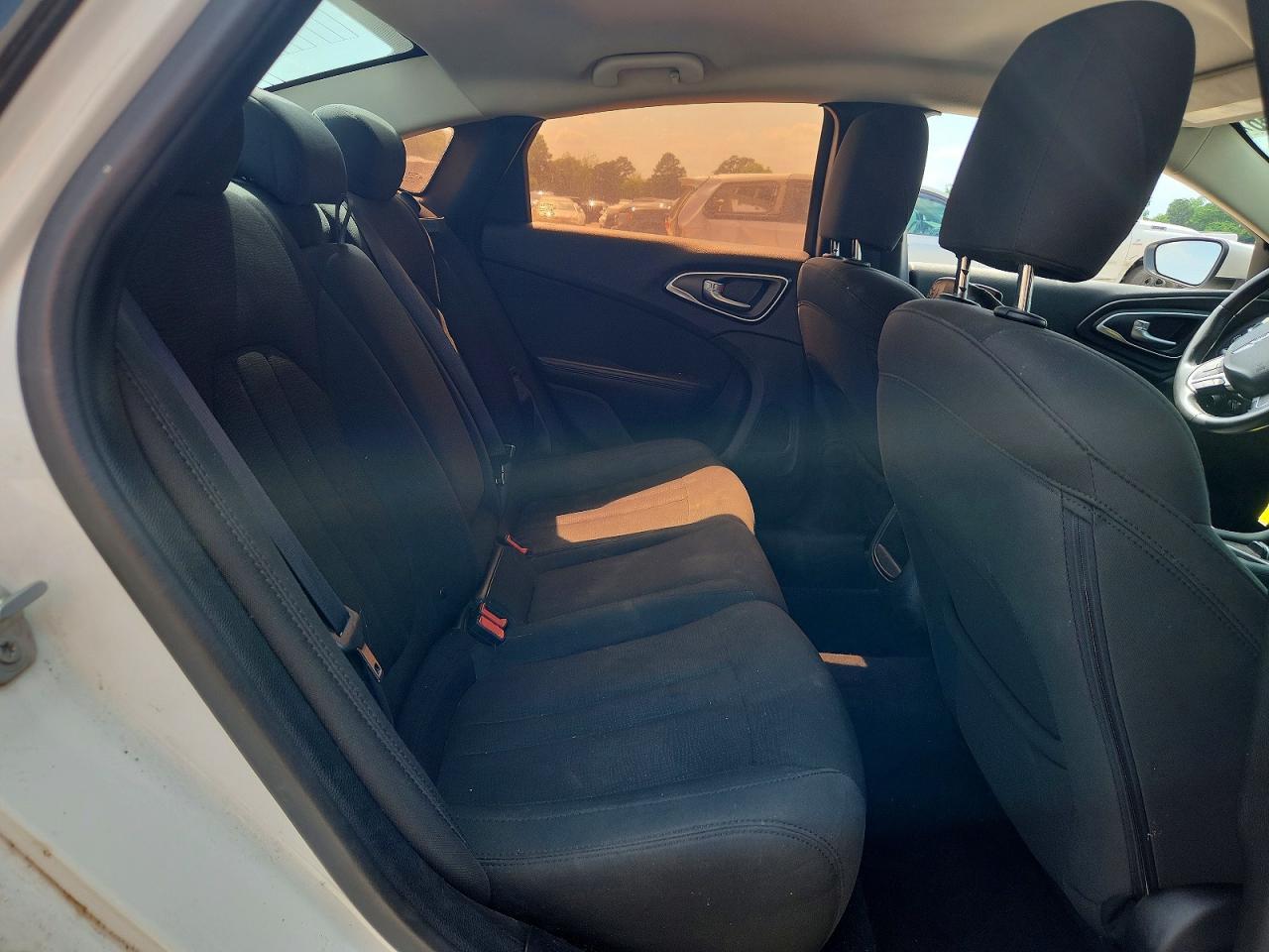 2016 CHRYSLER 200