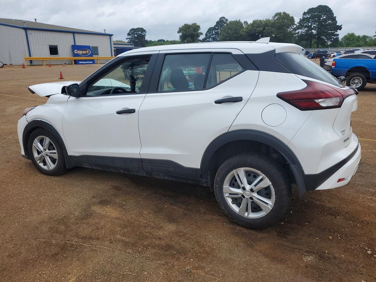 2025 NISSAN KICKS