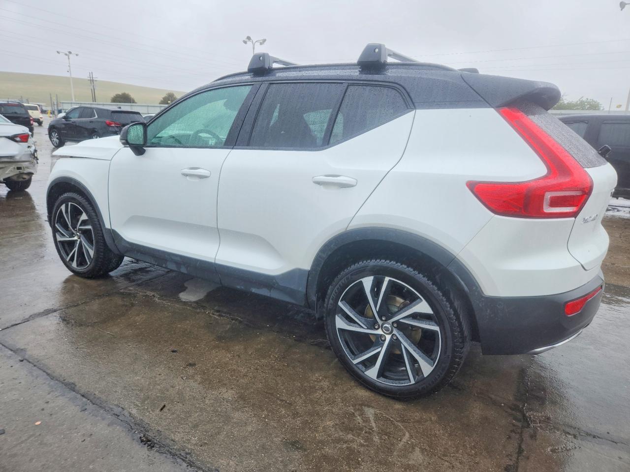2019 VOLVO XC40