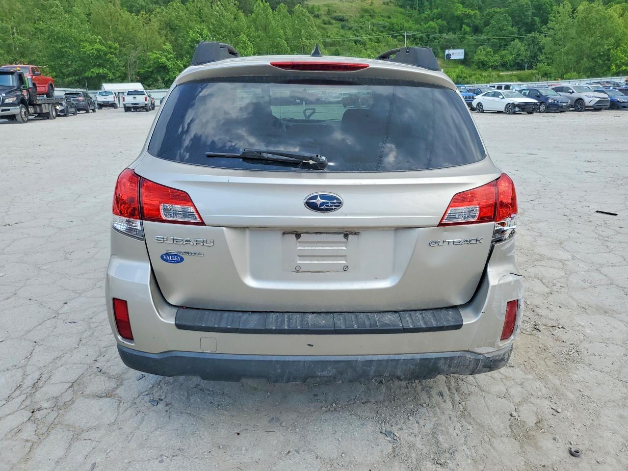 2014 SUBARU Outback