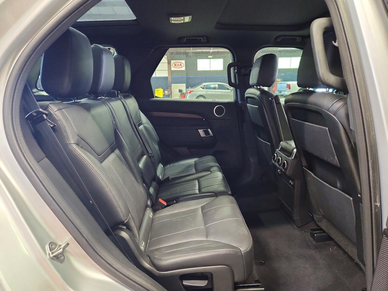 2017 LAND ROVER Discovery