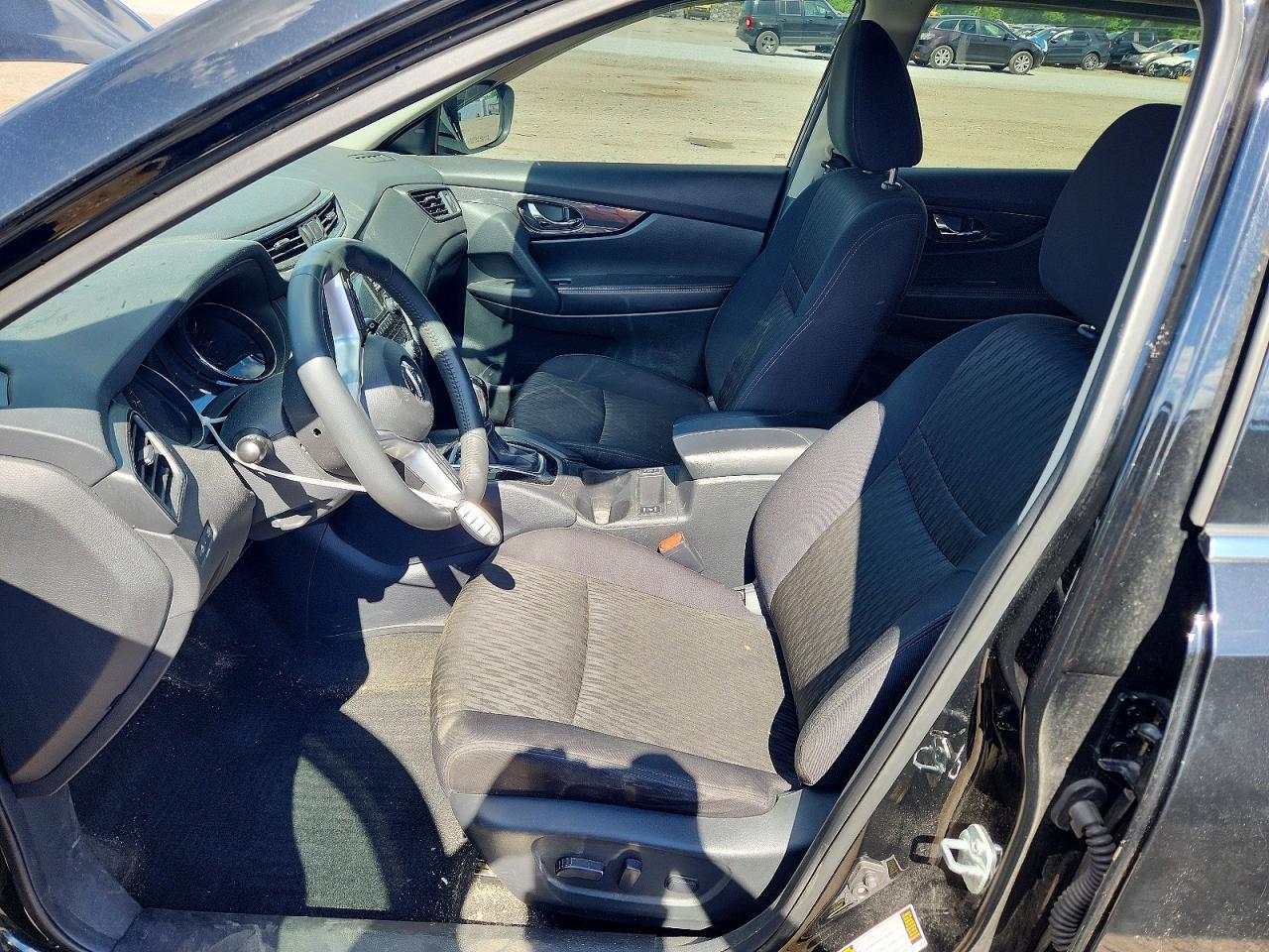 2017 NISSAN ROGUE