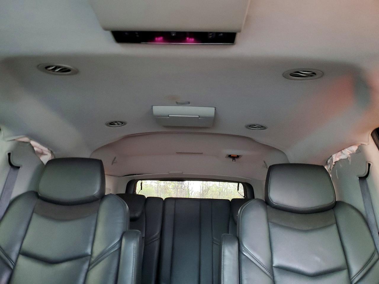 2017 CADILLAC Escalade ESV