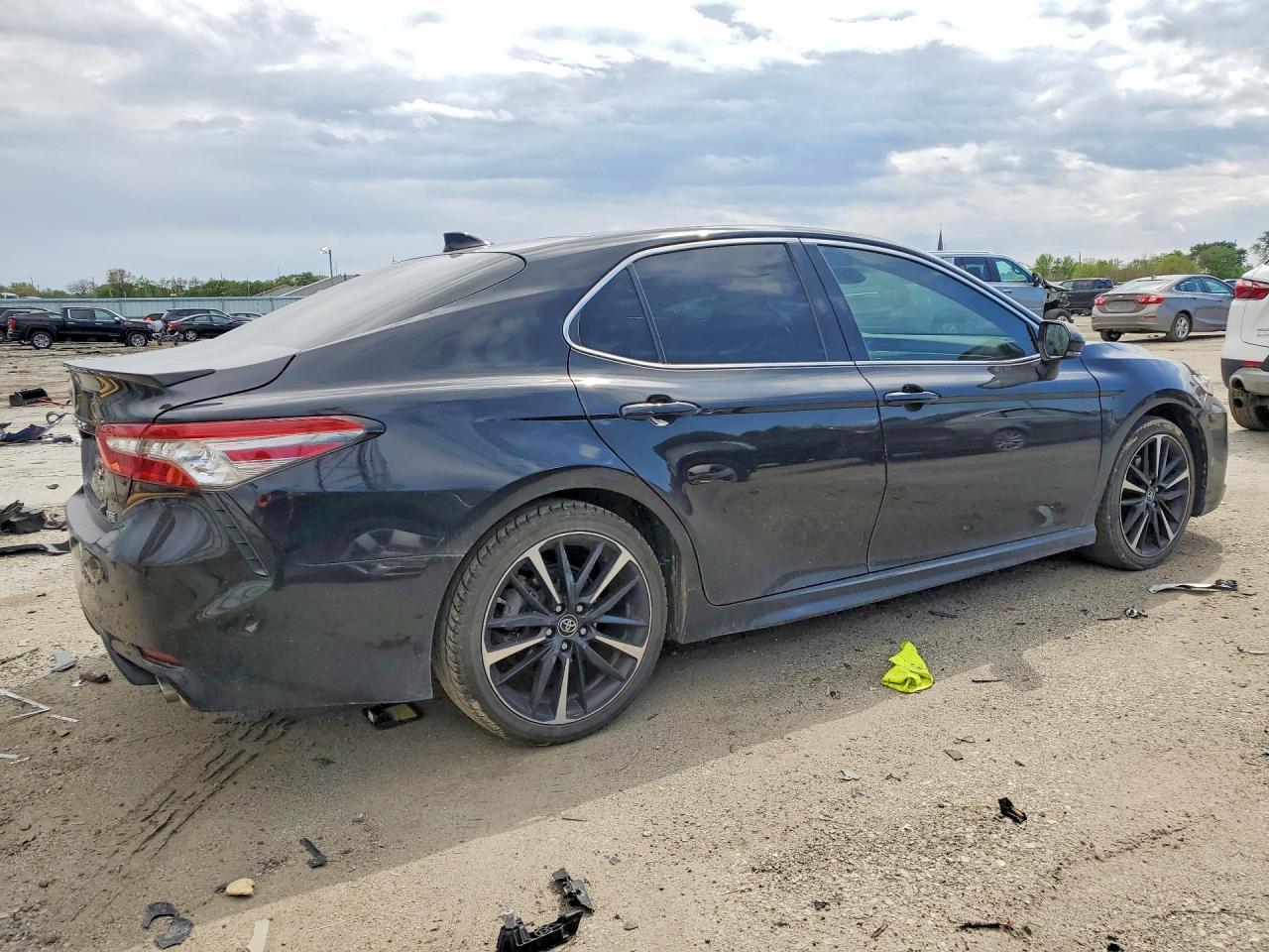 2019 TOYOTA CAMRY