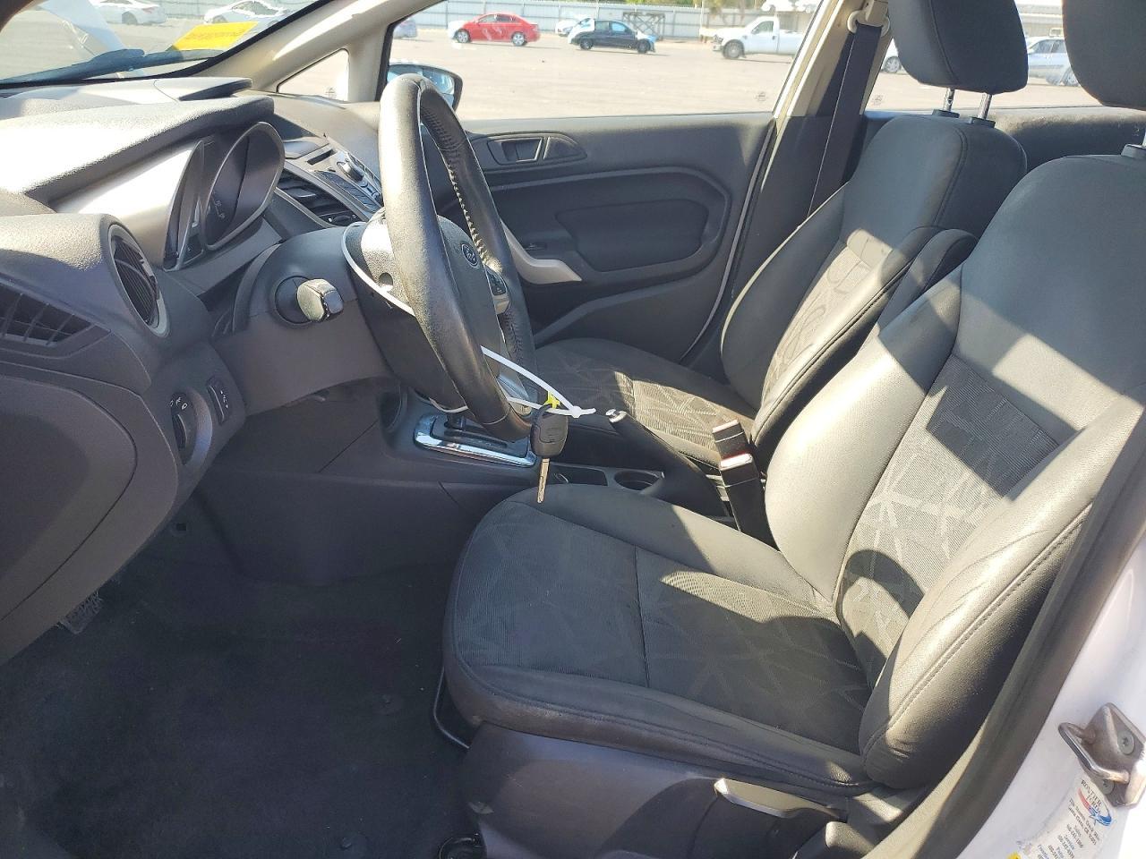 2012 FORD Fiesta