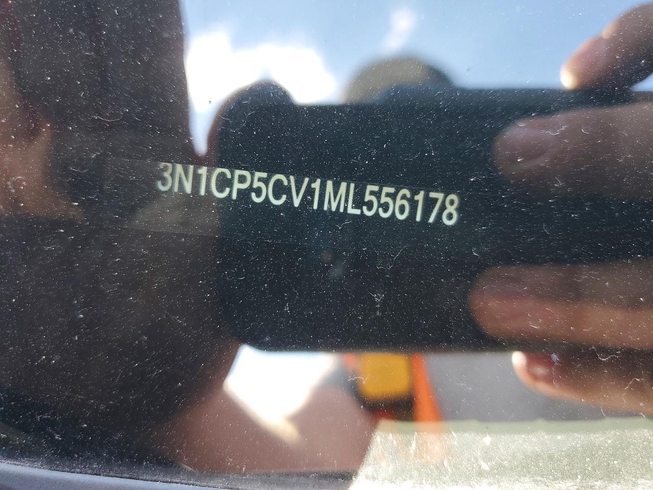 2021 NISSAN KICKS