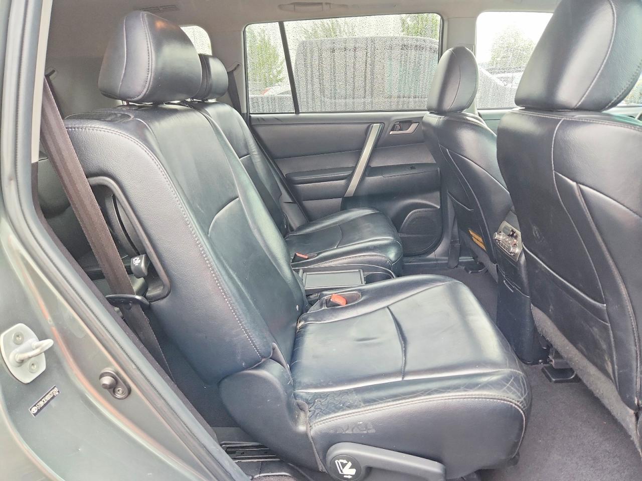 2013 TOYOTA HIGHLANDER