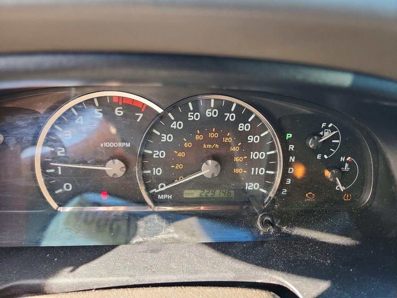 2005 TOYOTA Sequoia
