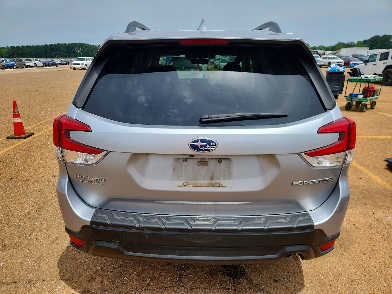 2021 SUBARU FORESTER