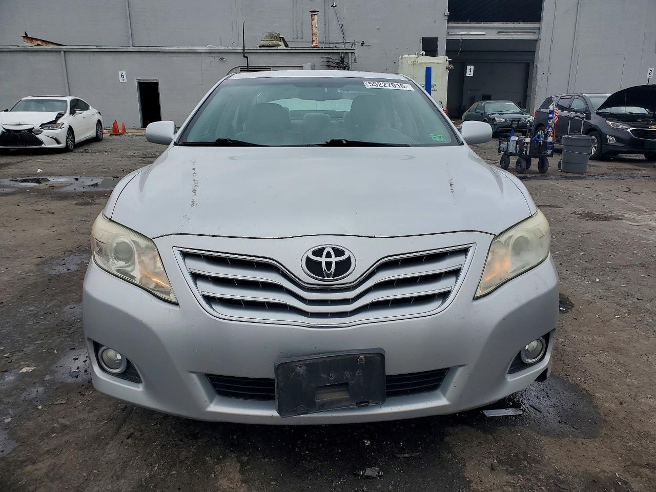 2011 TOYOTA CAMRY