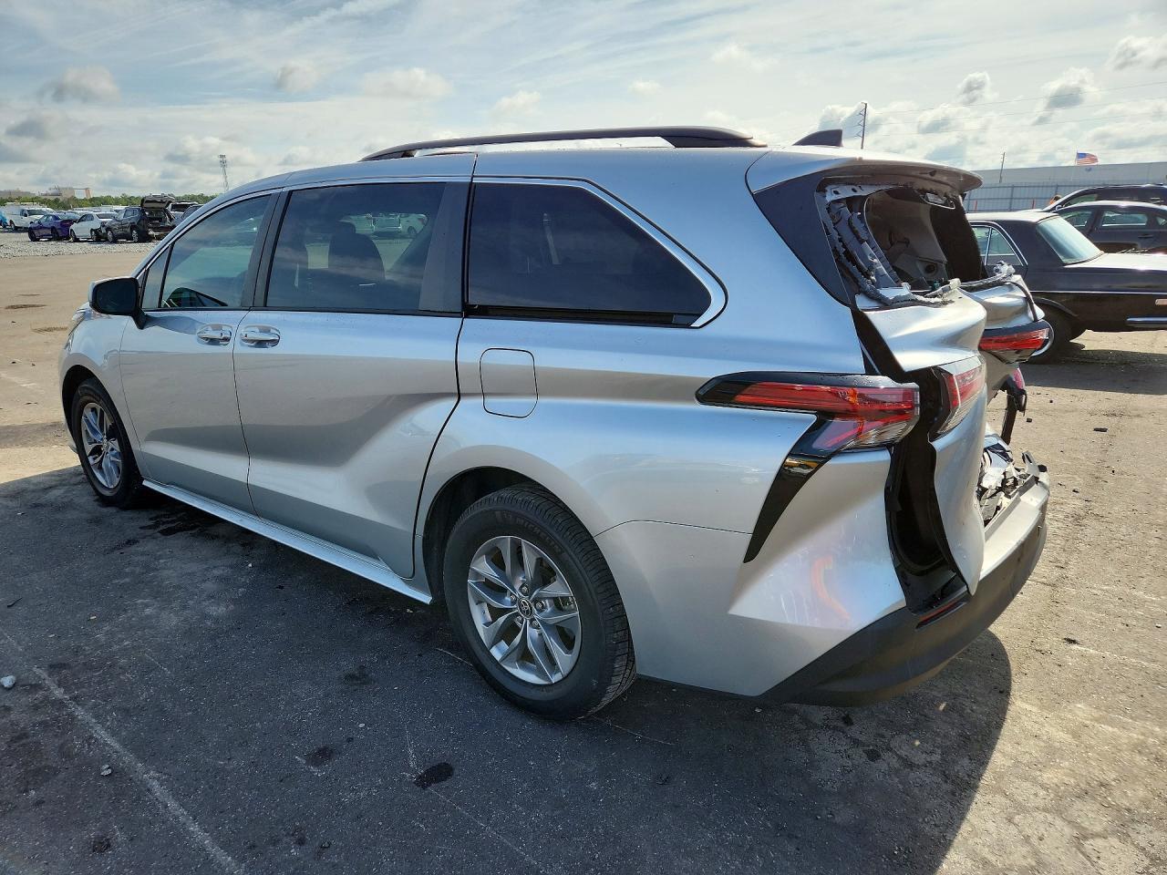 2022 TOYOTA SIENNA