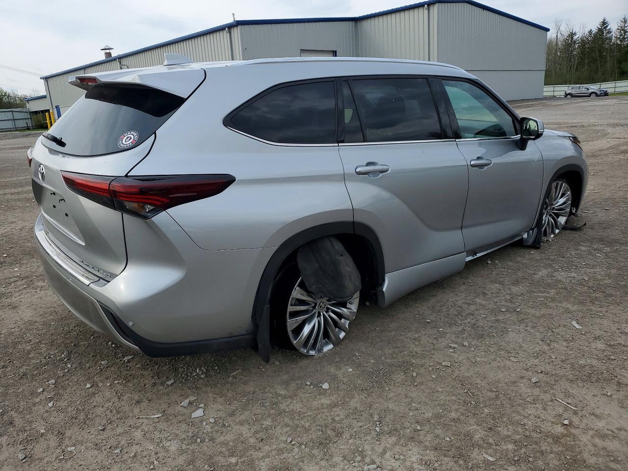 2024 TOYOTA HIGHLANDER