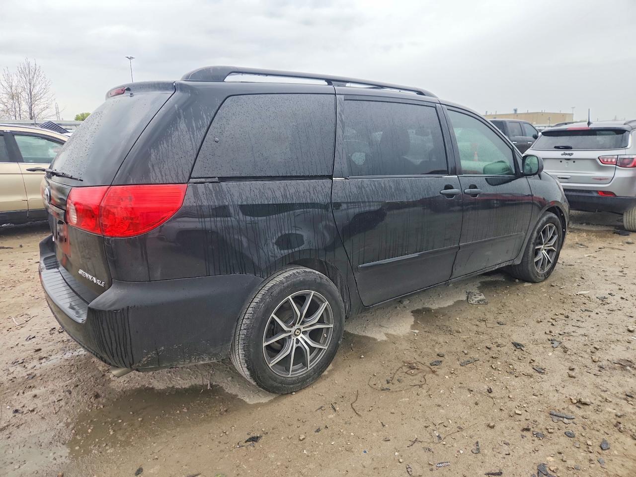 2009 TOYOTA SIENNA