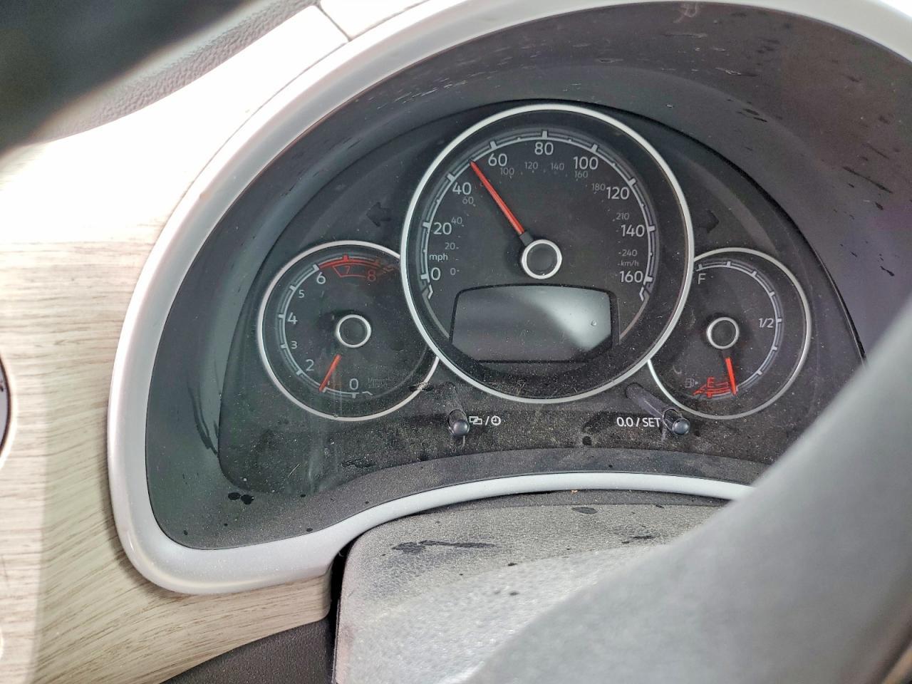 2018 VOLKSWAGEN Beetle