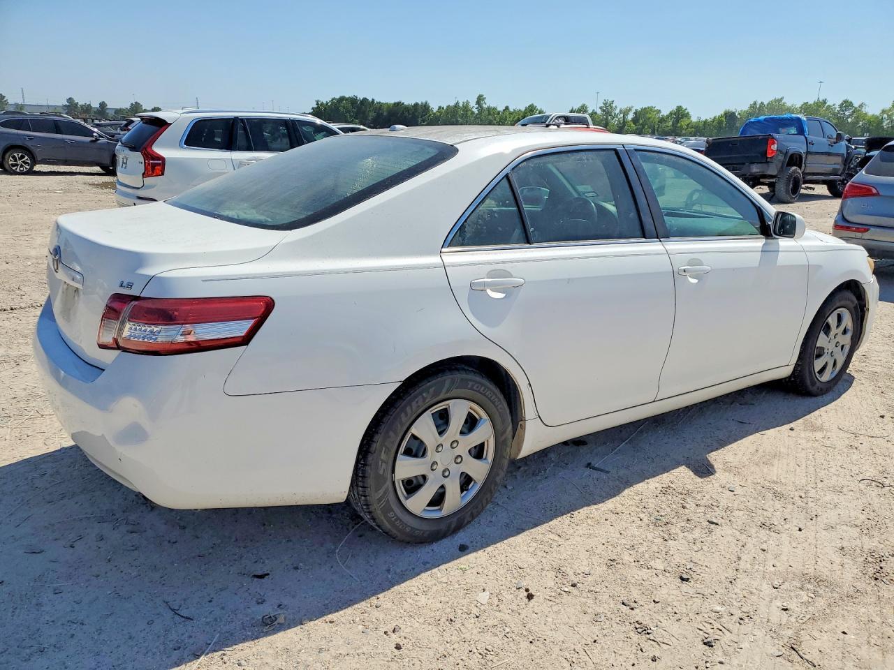 2011 TOYOTA CAMRY