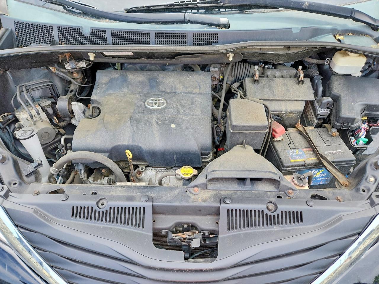 2014 TOYOTA SIENNA