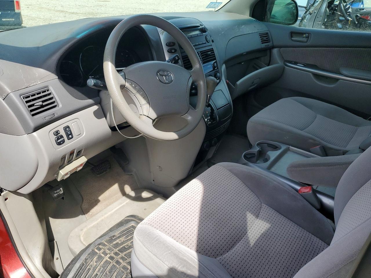 2006 TOYOTA SIENNA