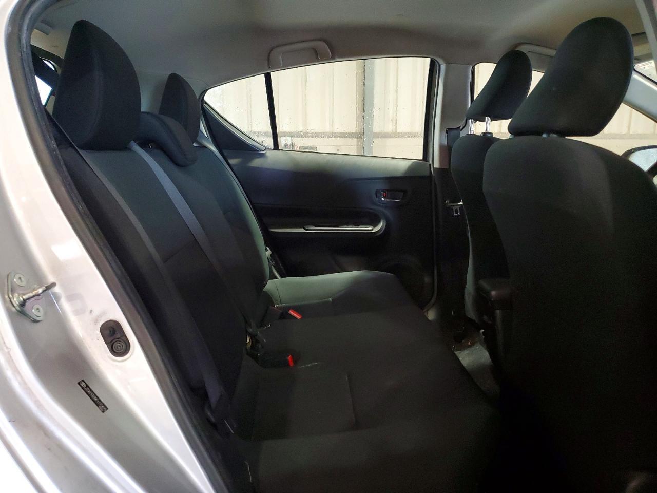 2015 TOYOTA Prius c
