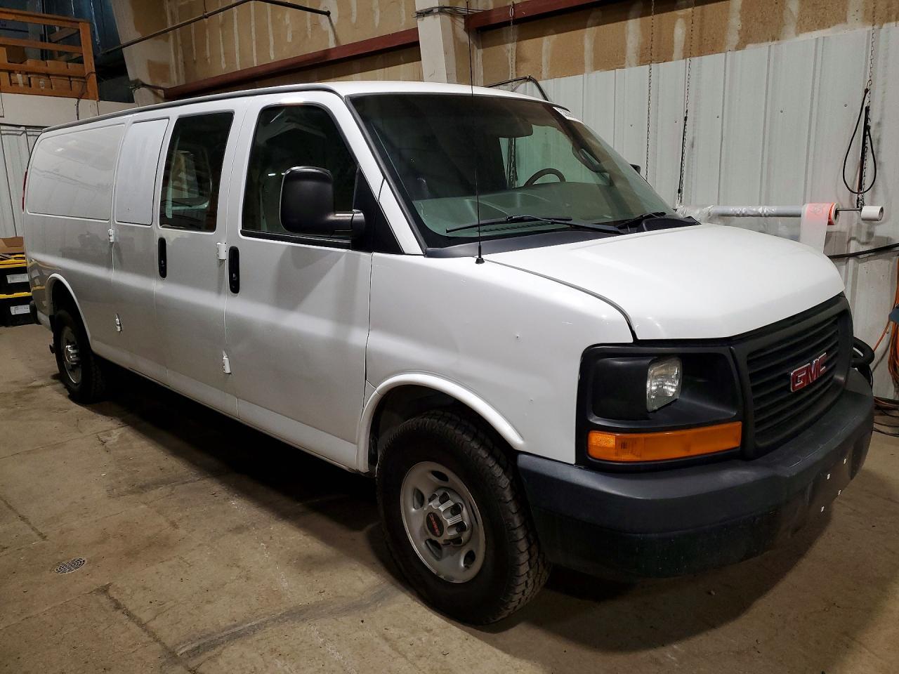 2016 GMC Savana