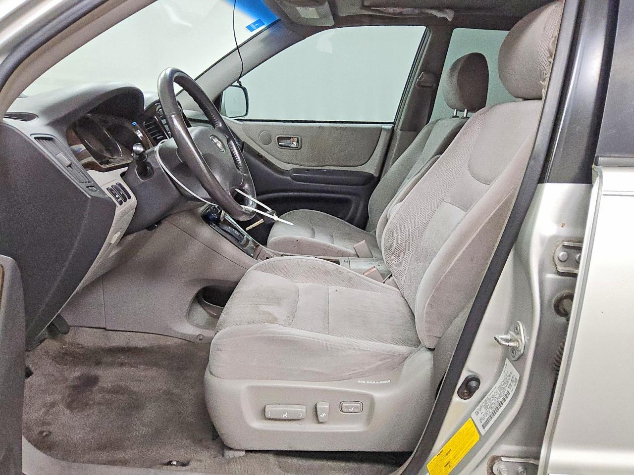 2003 TOYOTA HIGHLANDER