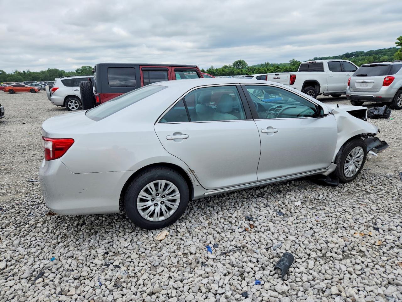 2014 TOYOTA CAMRY