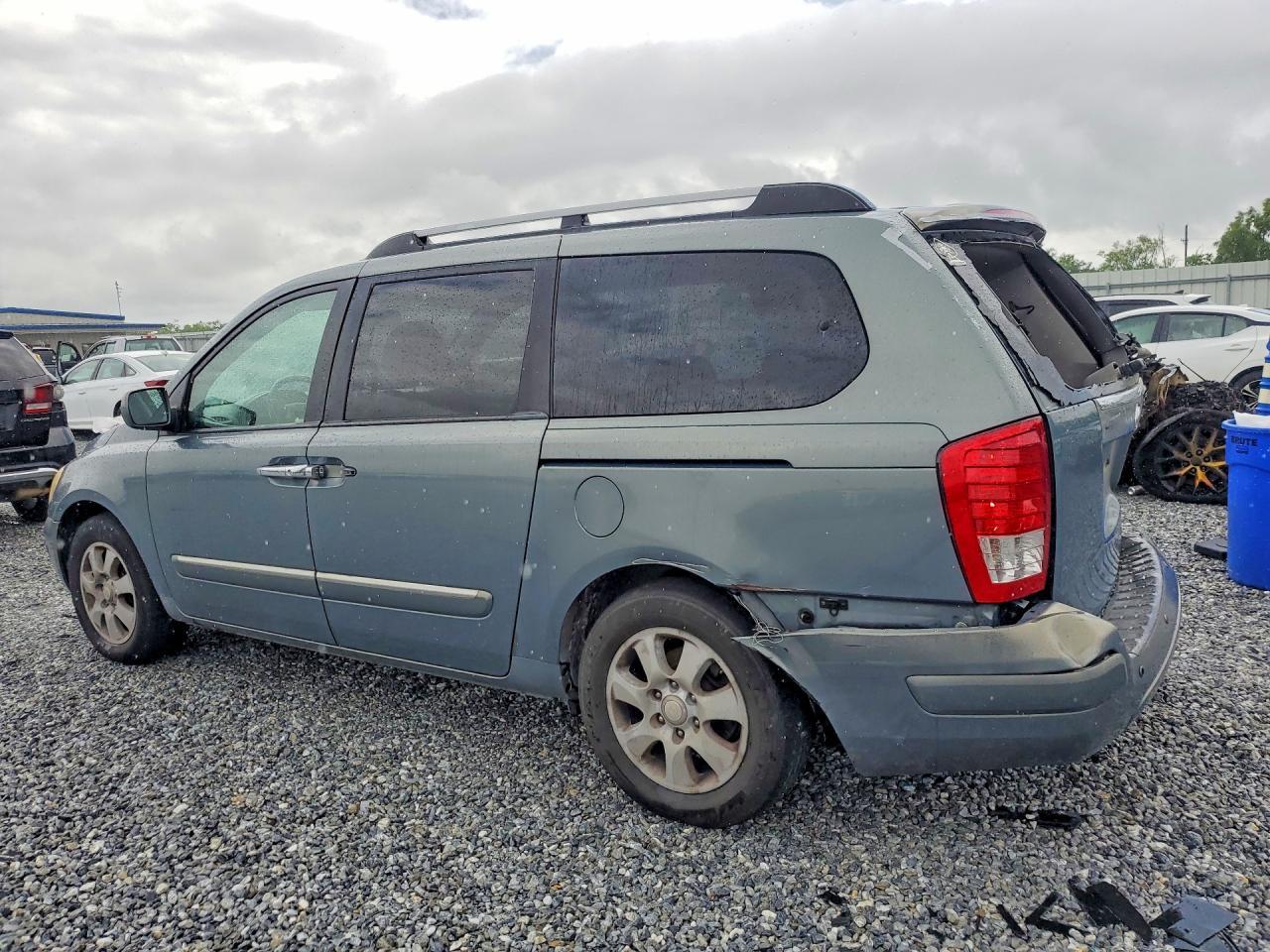 2007 HYUNDAI Entourage