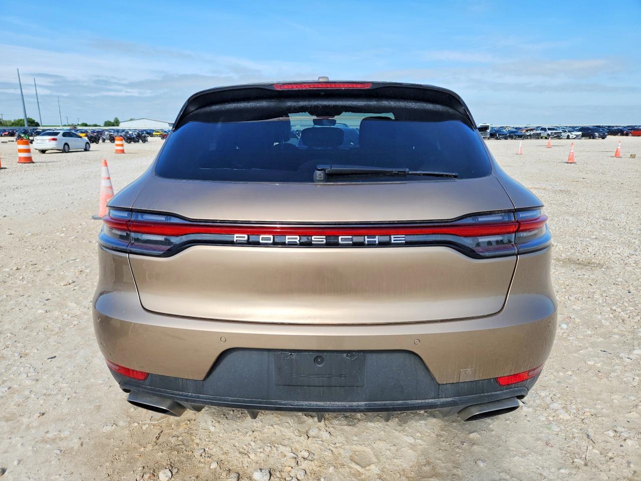 2021 PORSCHE Macan