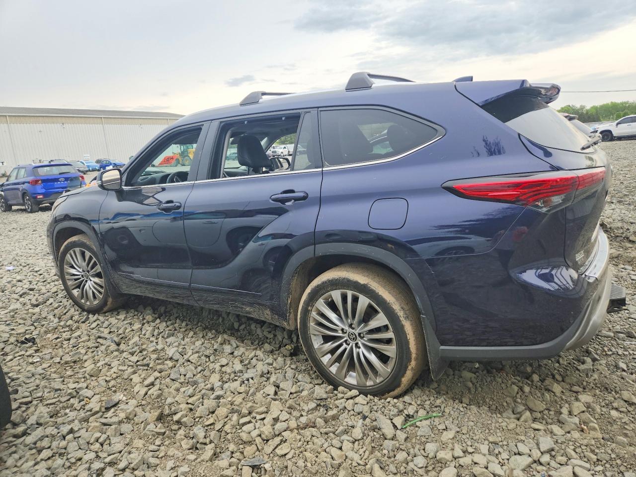2022 TOYOTA HIGHLANDER