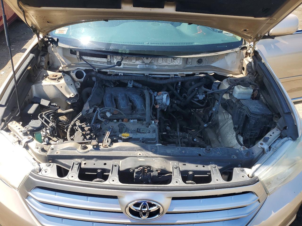 2011 TOYOTA HIGHLANDER