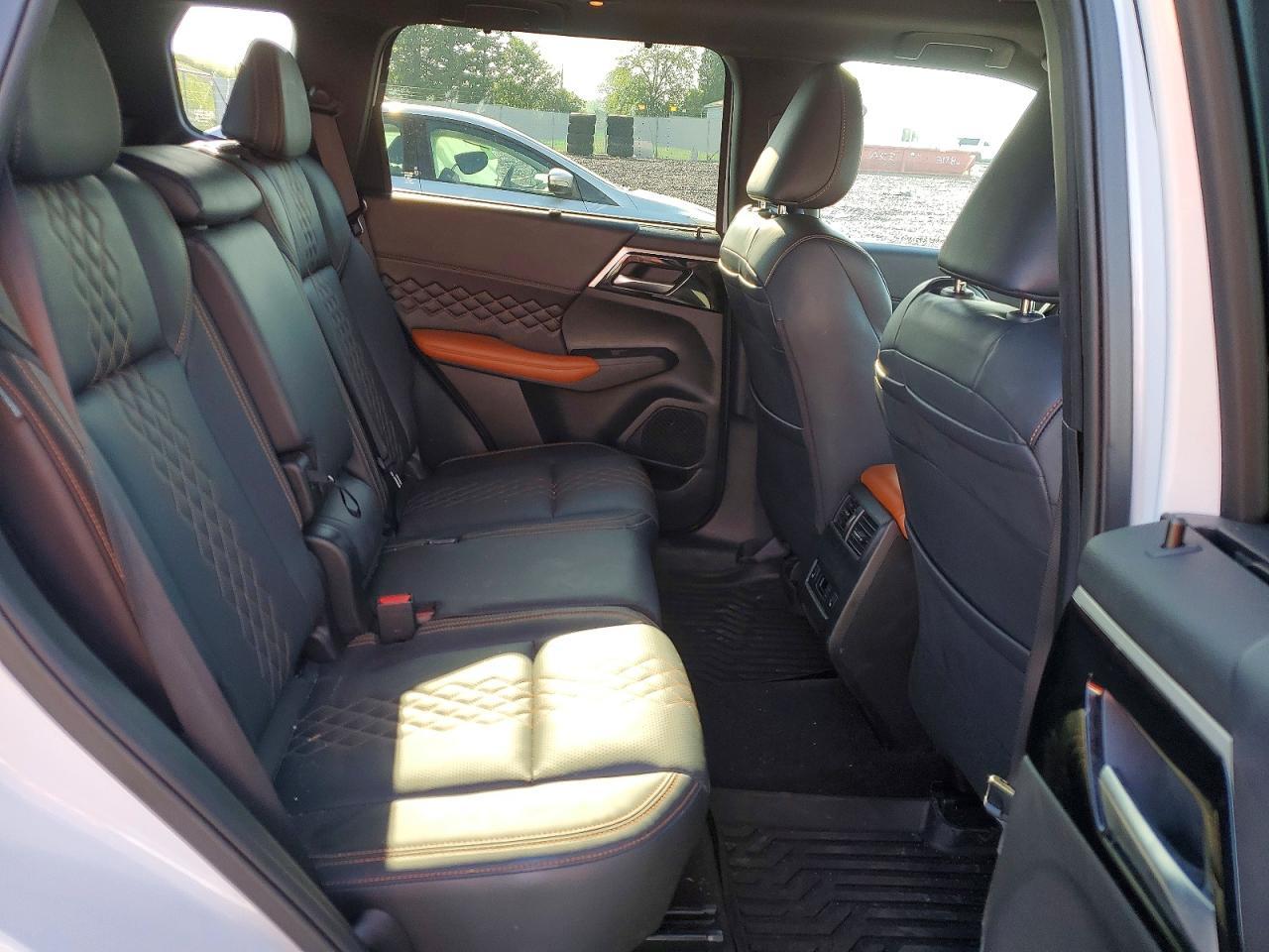 2024 MITSUBISHI outlander