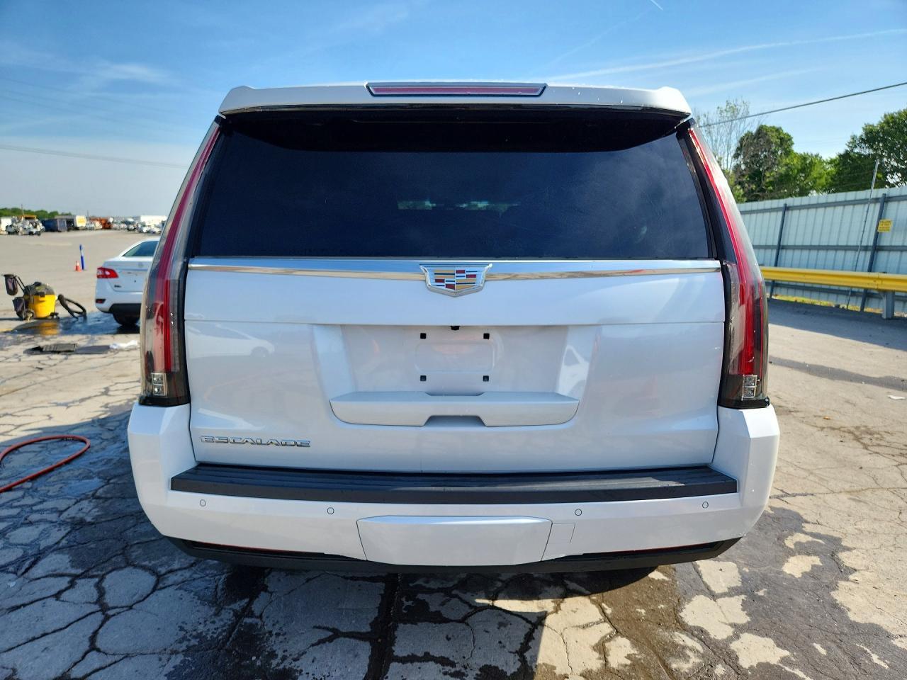 2016 CADILLAC ESCALADE