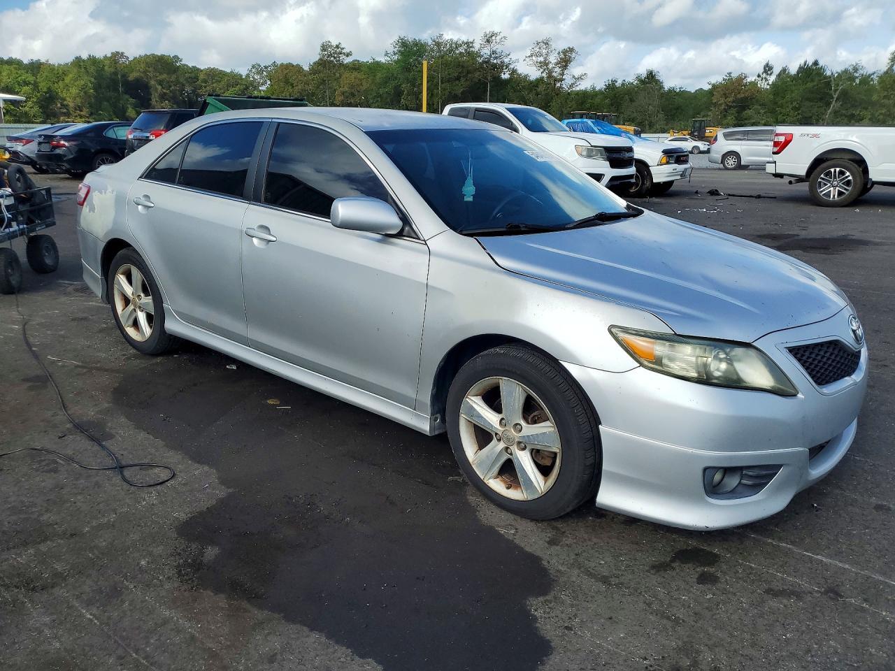2011 TOYOTA CAMRY