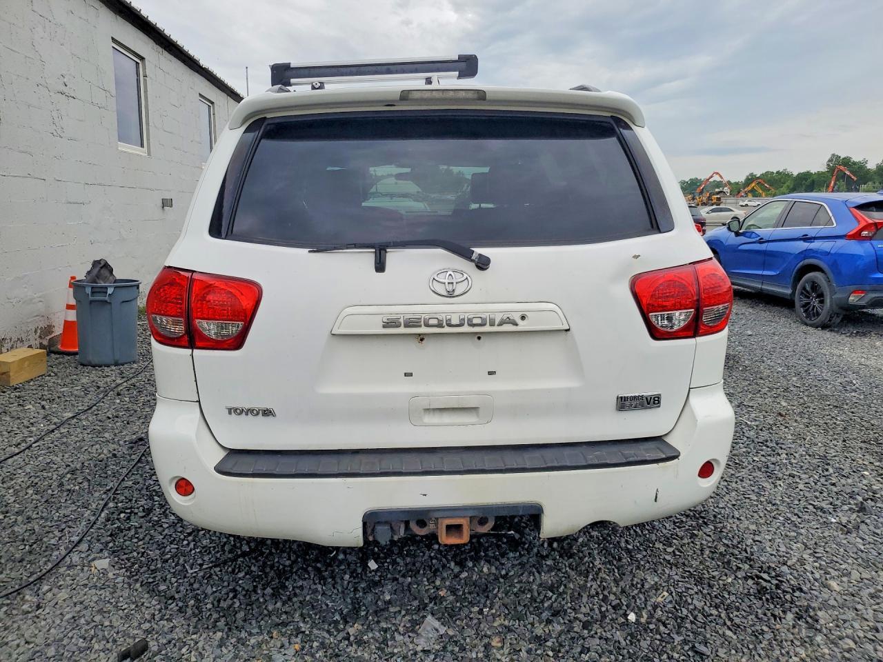 2010 TOYOTA Sequoia