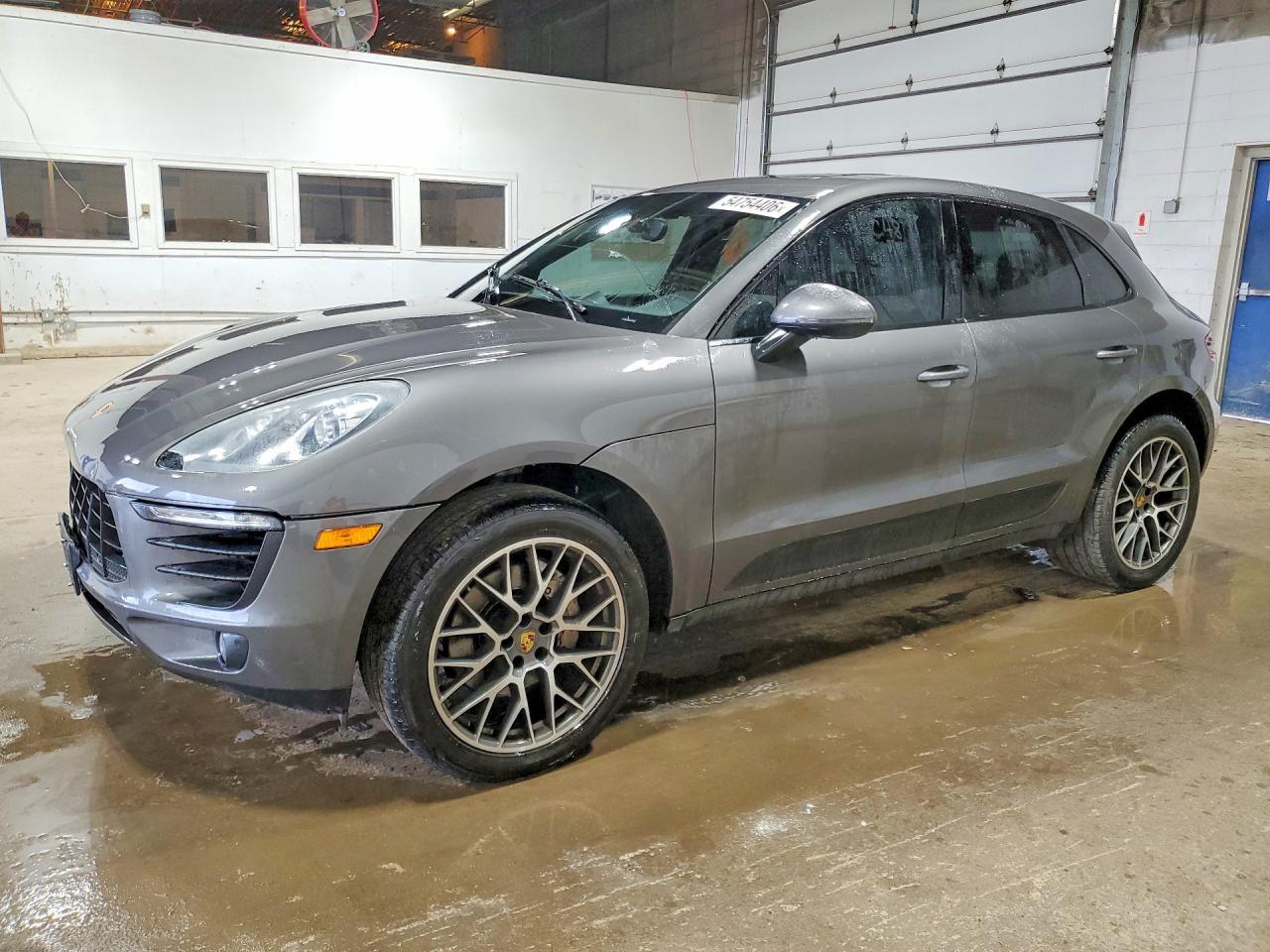 2016 PORSCHE Macan