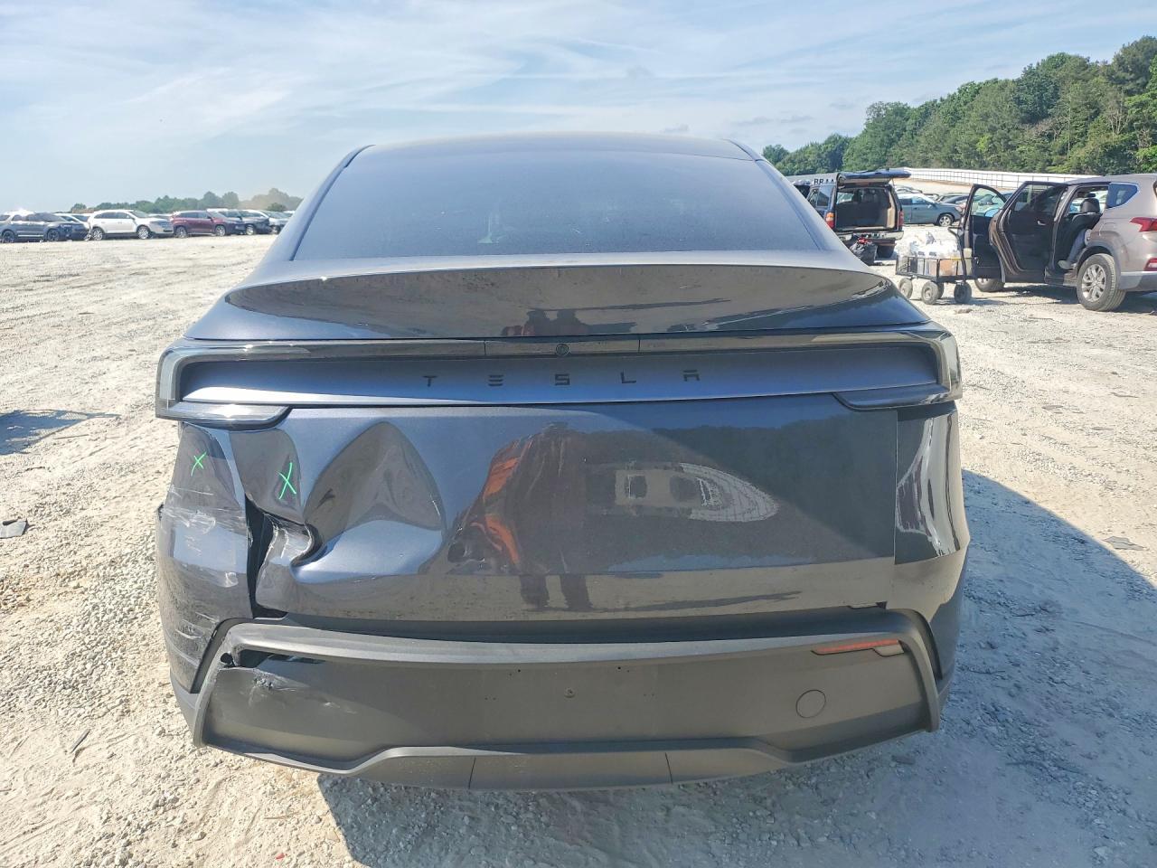 2026 TESLA MODEL Y