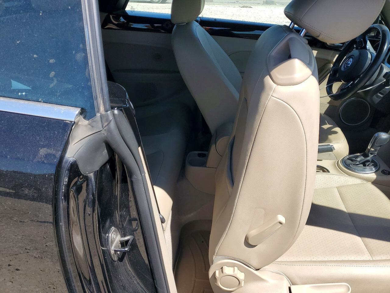 2015 VOLKSWAGEN Beetle