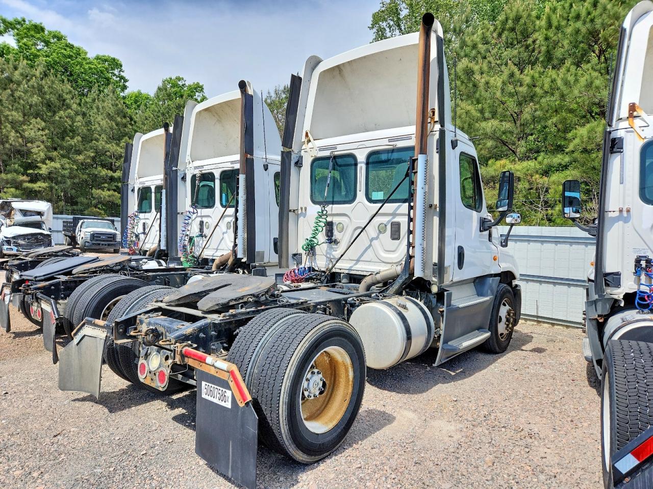 2016 FREIGHTLINER CASCADIA 125
