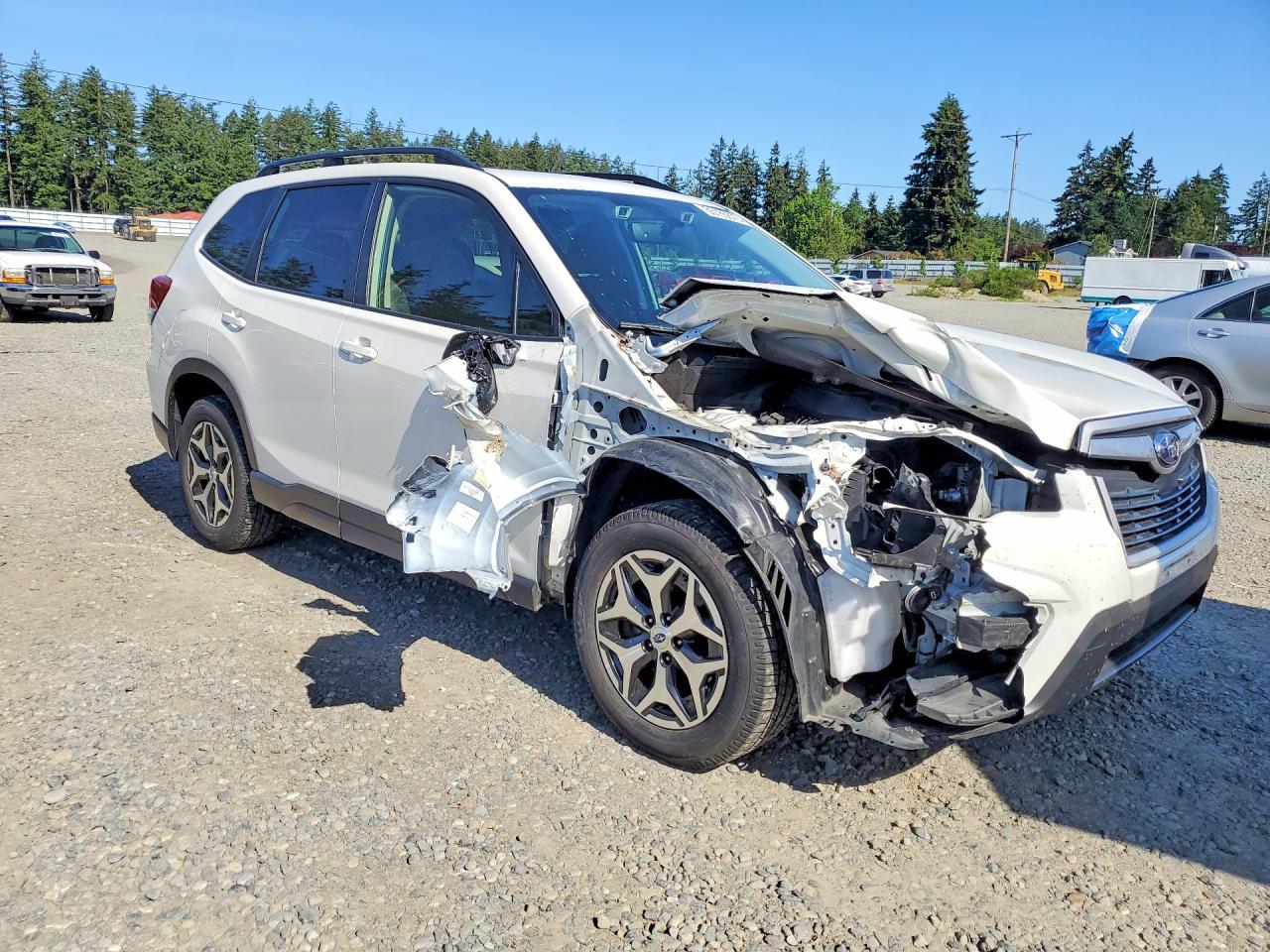 2021 SUBARU FORESTER