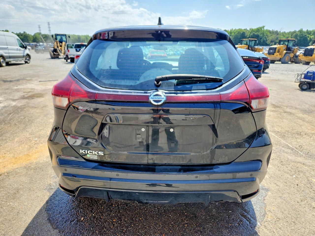 2021 NISSAN KICKS