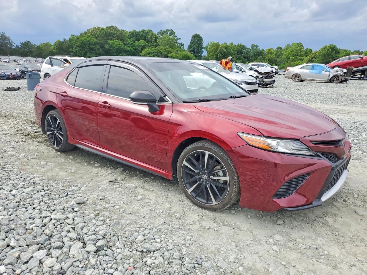 2018 TOYOTA CAMRY