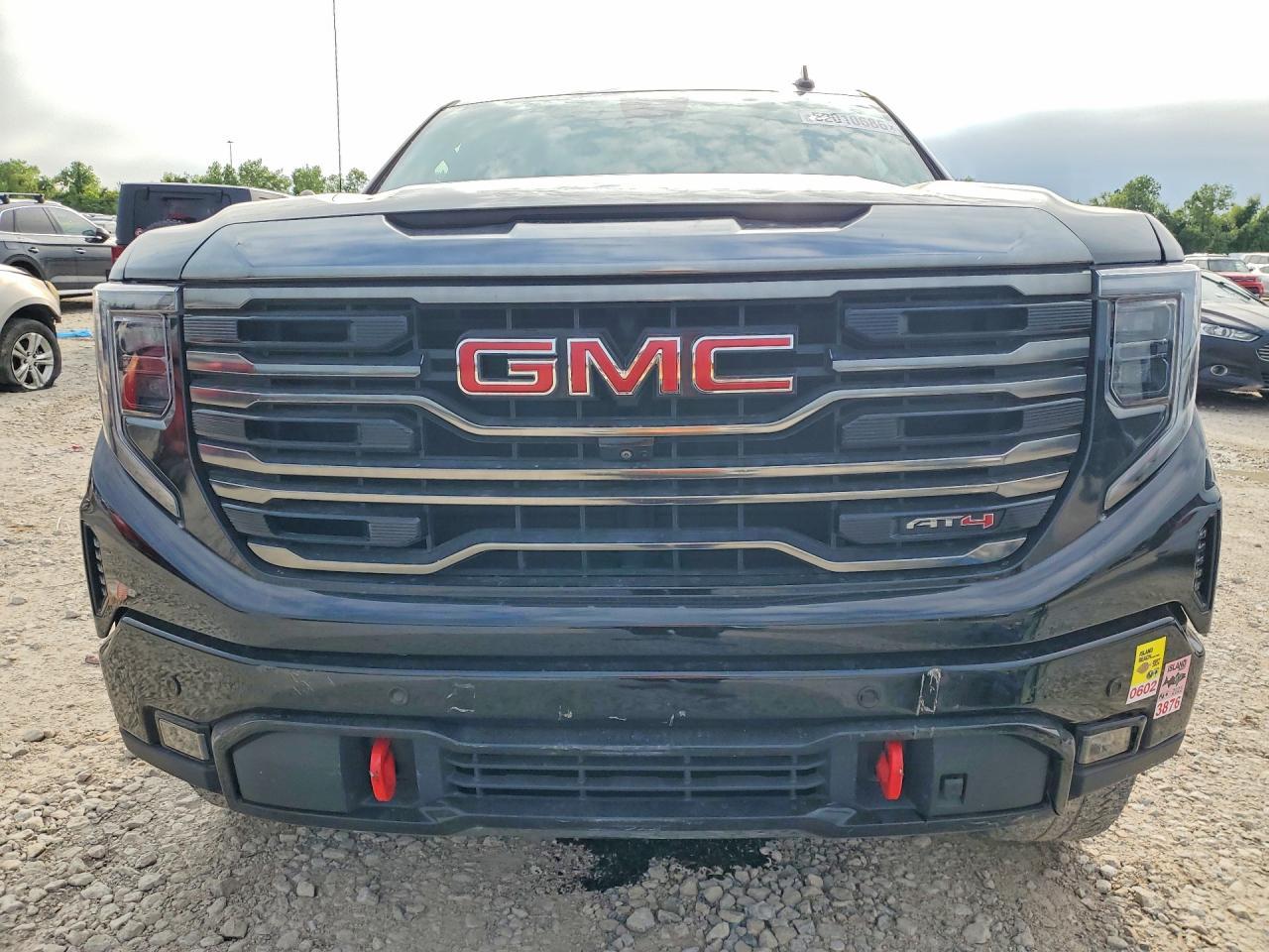 2023 GMC Sierra