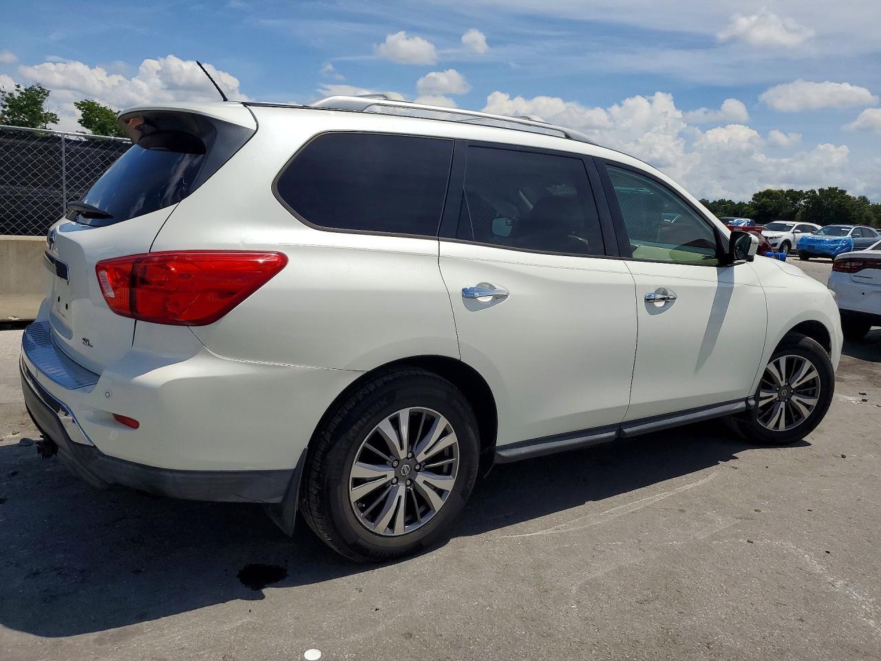 2017 NISSAN PATHFINDER