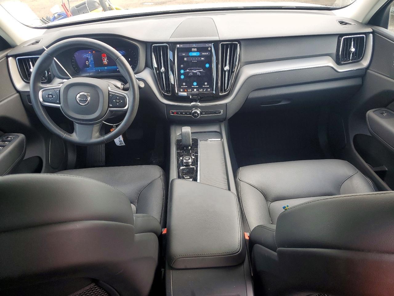 2024 VOLVO XC60
