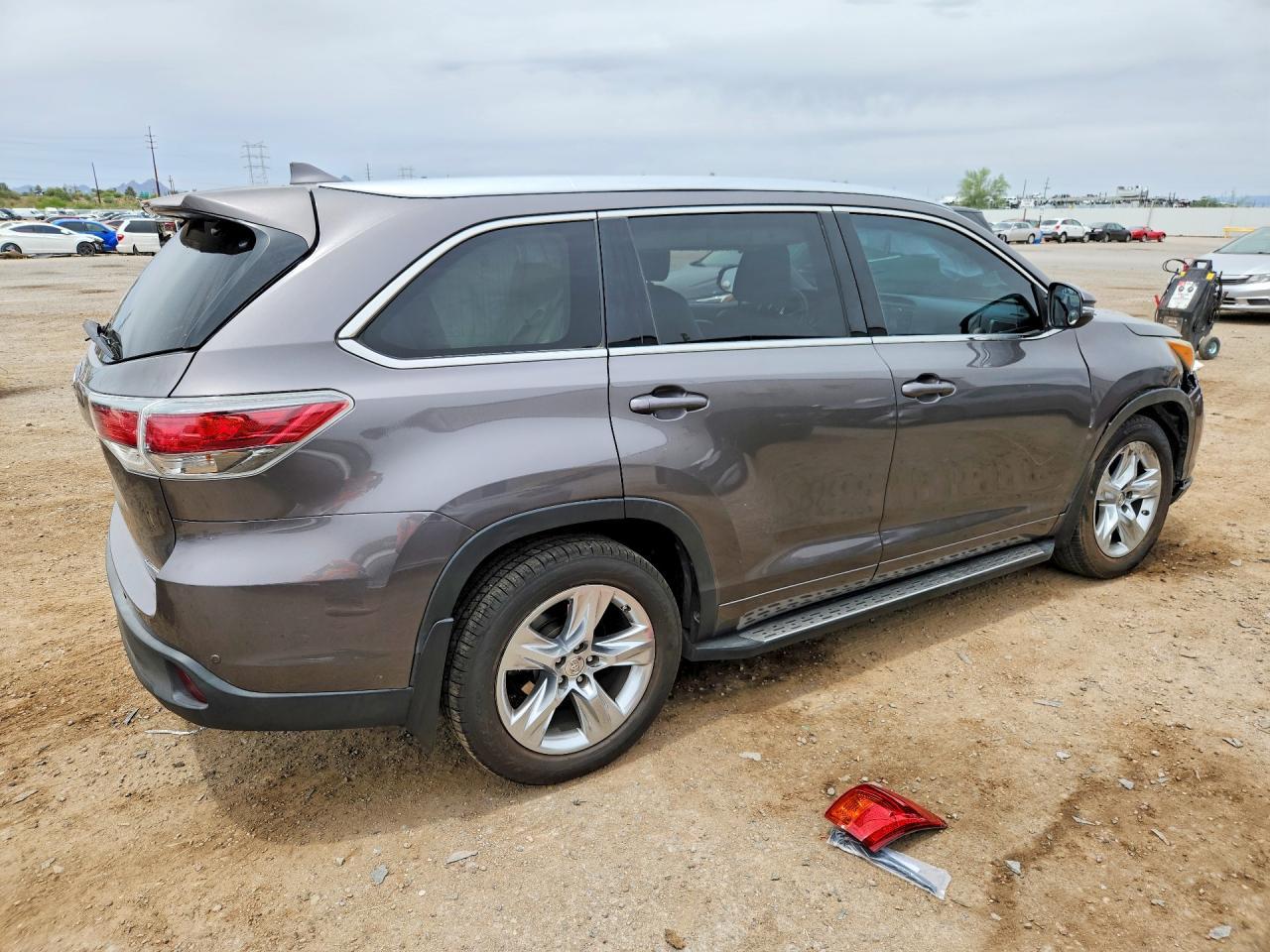 2015 TOYOTA HIGHLANDER