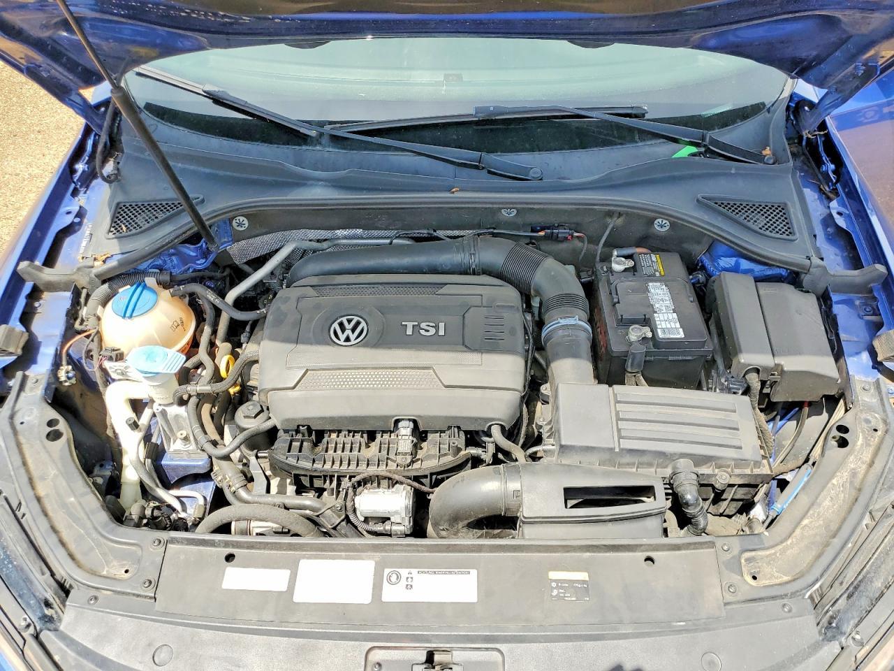 2017 VOLKSWAGEN Passat