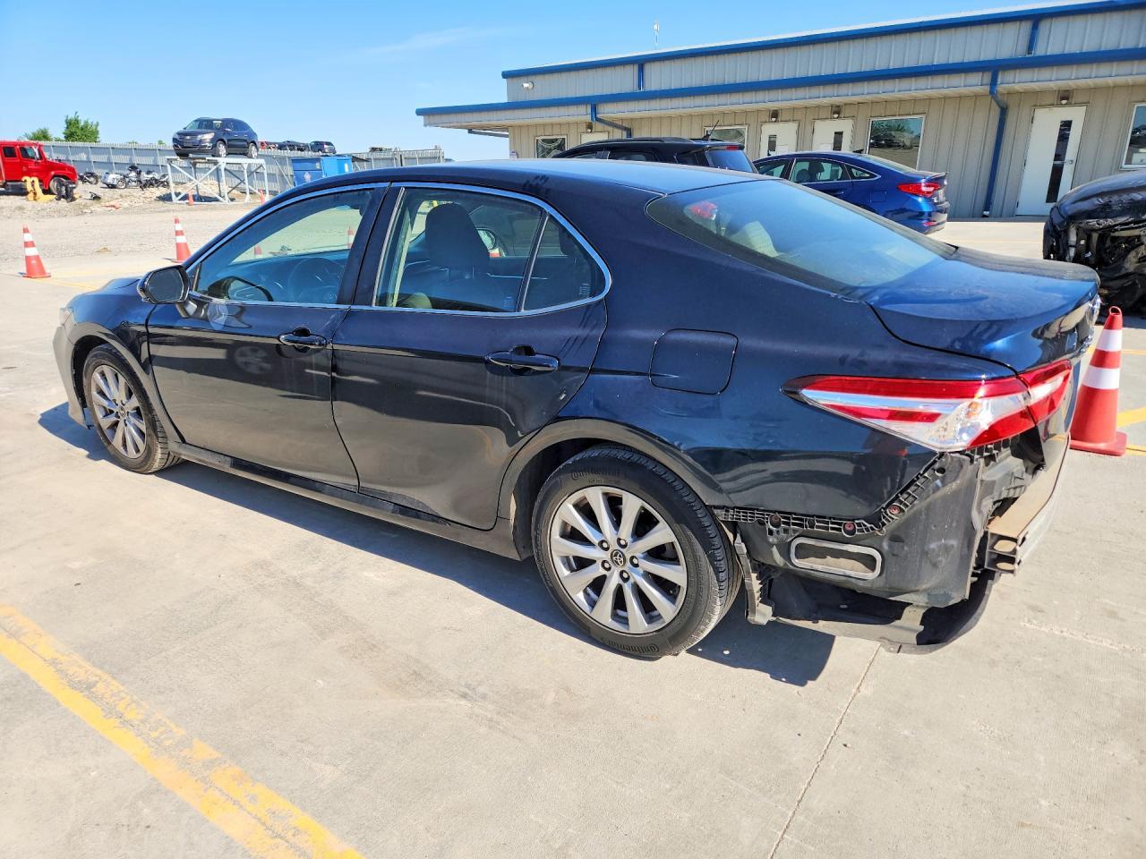 2018 TOYOTA CAMRY