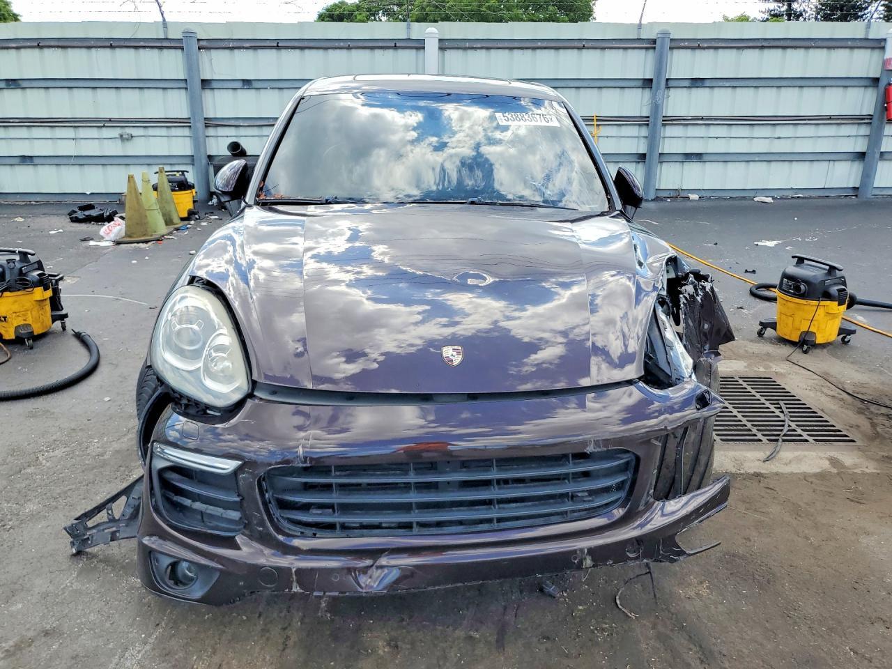 2017 PORSCHE CAYENNE