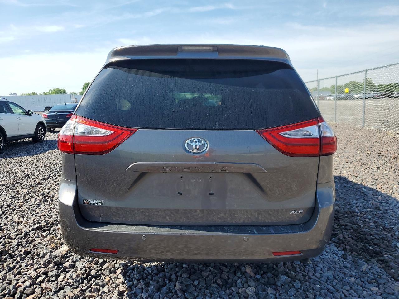 2017 TOYOTA SIENNA