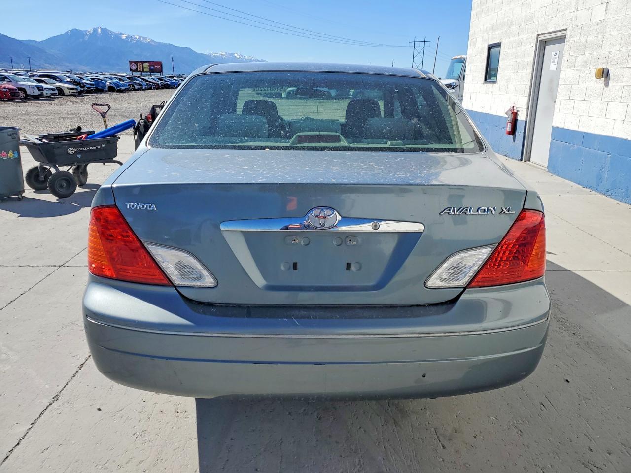 2002 TOYOTA Avalon