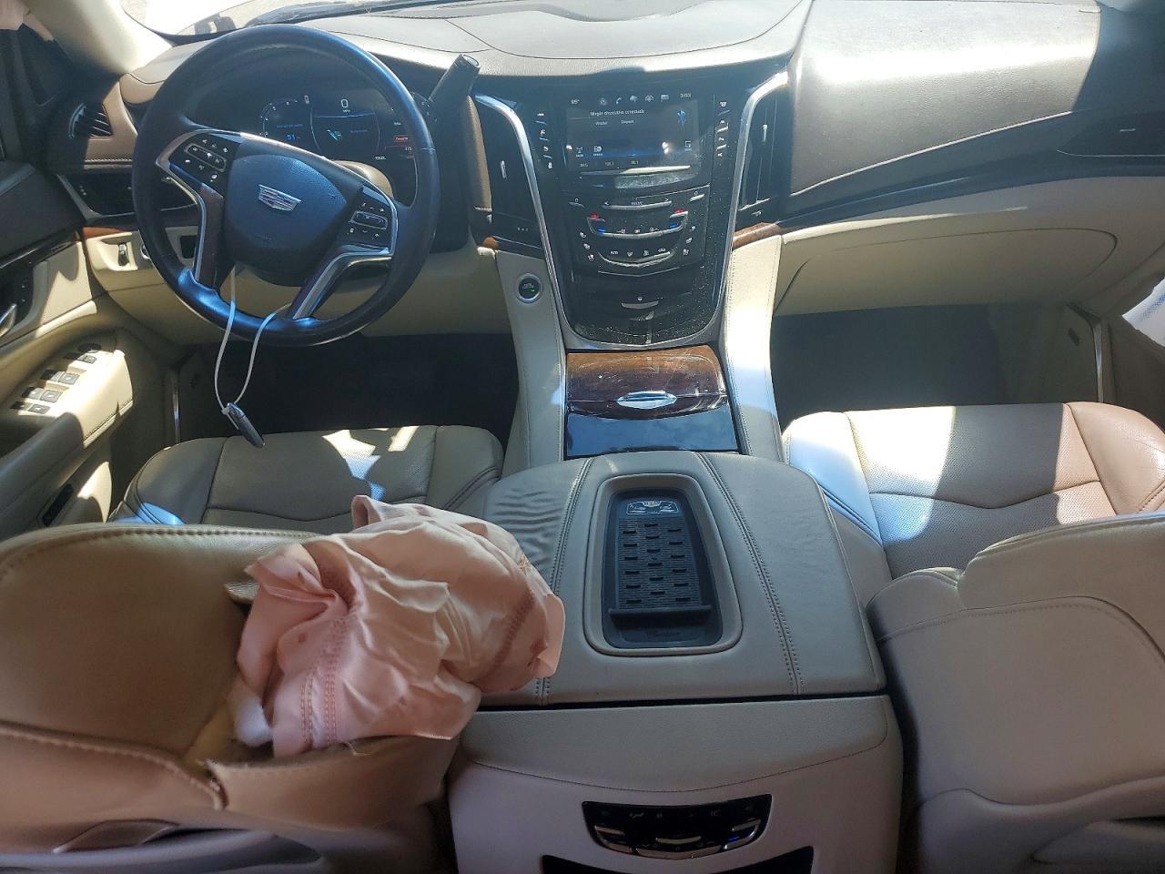2017 CADILLAC Escalade ESV